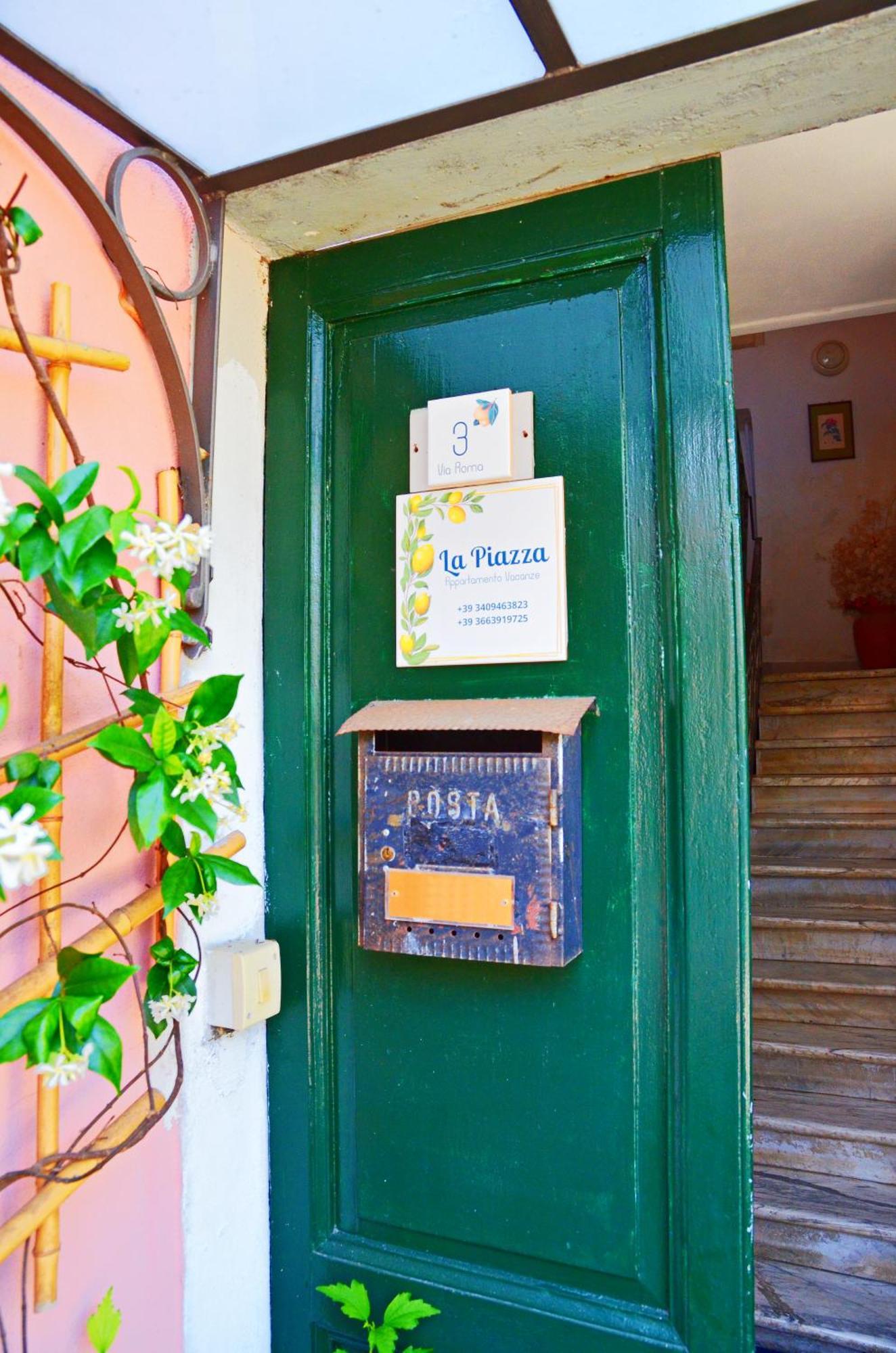 La Piazza - Appartamento Vacanze Piana Battolla ภายนอก รูปภาพ